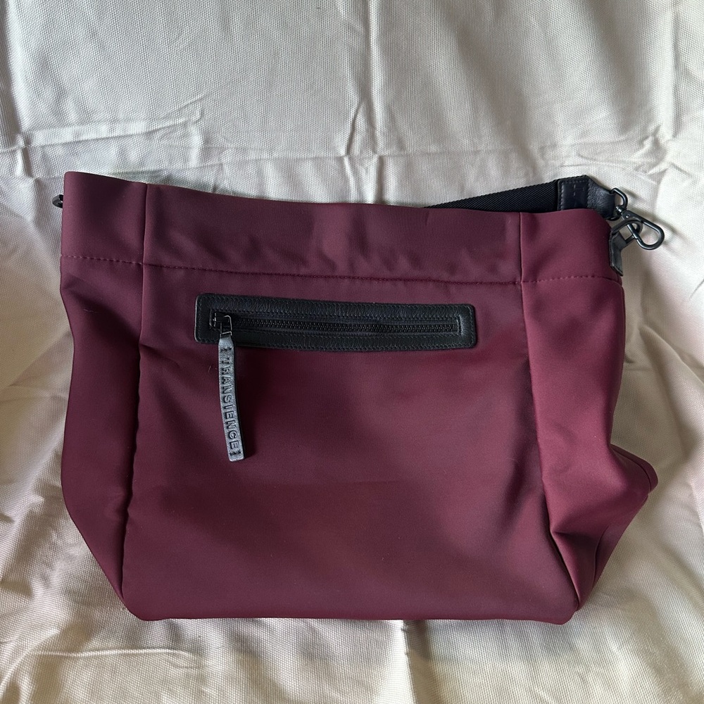 Transience neoprene swing bag in burgundy